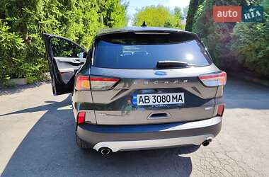 Внедорожник / Кроссовер Ford Escape 2019 в 