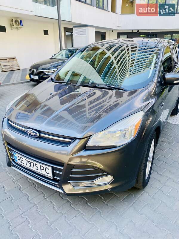 Внедорожник / Кроссовер Ford Escape 2015 в 