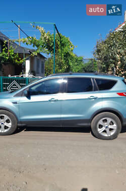 Внедорожник / Кроссовер Ford Escape 2012 в 