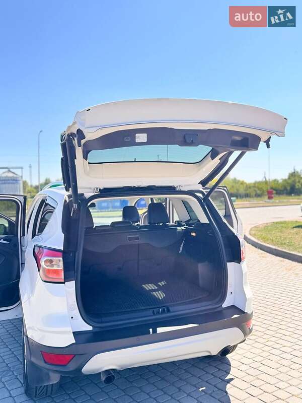 Внедорожник / Кроссовер Ford Escape 2017 в Чопе фото 17 Внедорожник / Кроссовер Ford Escape 2017 в Чопе