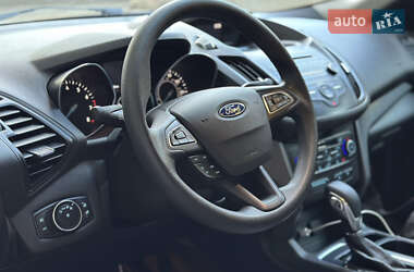 Внедорожник / Кроссовер Ford Escape 2018 в 