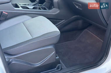 Внедорожник / Кроссовер Ford Escape 2018 в 