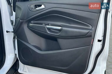 Внедорожник / Кроссовер Ford Escape 2018 в 