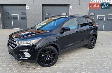Внедорожник / Кроссовер Ford Escape 2016 в Вышгороде