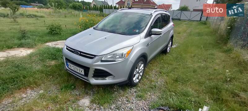 Внедорожник / Кроссовер Ford Escape 2015 в Гореничах
