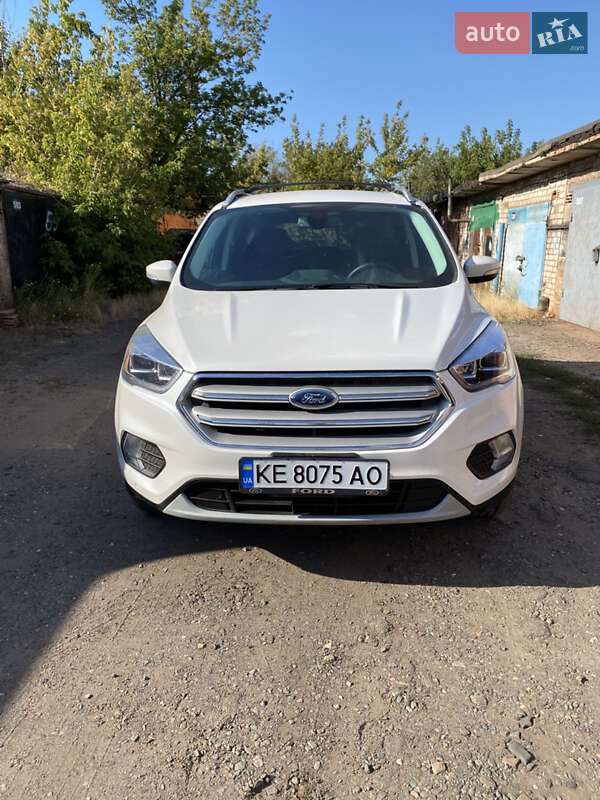 Внедорожник / Кроссовер Ford Escape 2018 в Кривом Роге