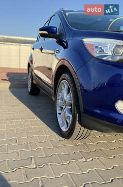 Внедорожник / Кроссовер Ford Escape 2014 в 