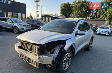 Внедорожник / Кроссовер Ford Escape 2020 в 