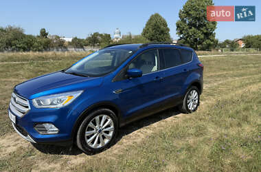 Внедорожник / Кроссовер Ford Escape 2019 в 