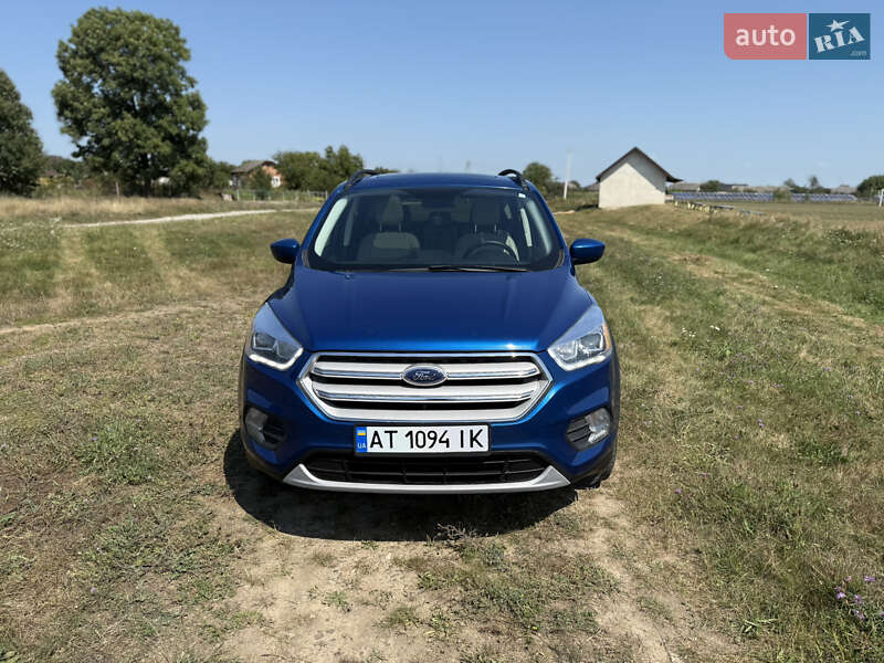 Внедорожник / Кроссовер Ford Escape 2019 в 