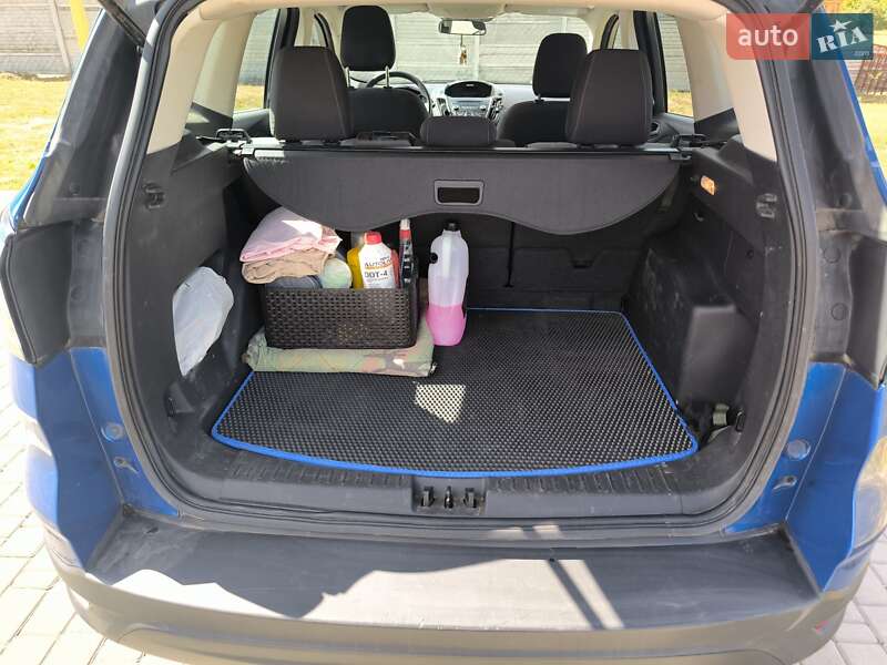 Внедорожник / Кроссовер Ford Escape 2017 в Павлограде