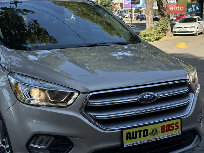 Внедорожник / Кроссовер Ford Escape 2016 в Николаеве