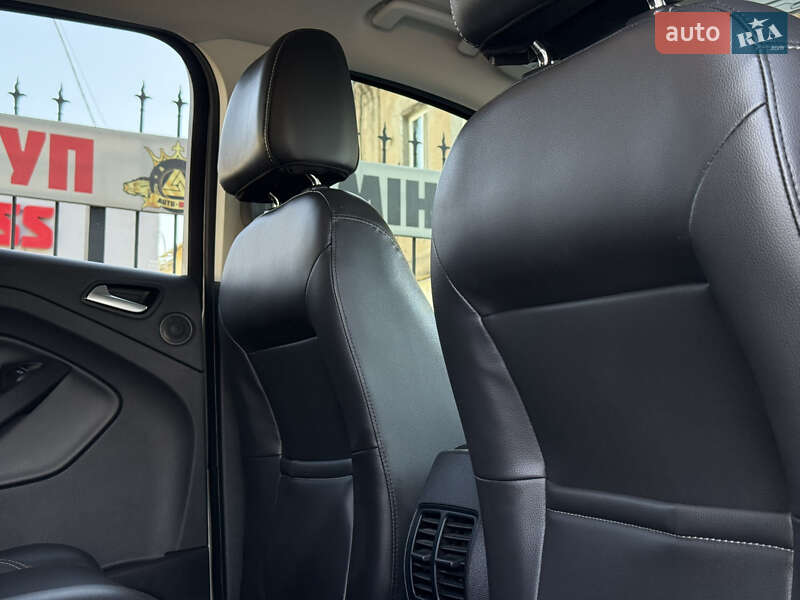 Внедорожник / Кроссовер Ford Escape 2016 в Николаеве