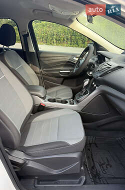 Внедорожник / Кроссовер Ford Escape 2013 в 
