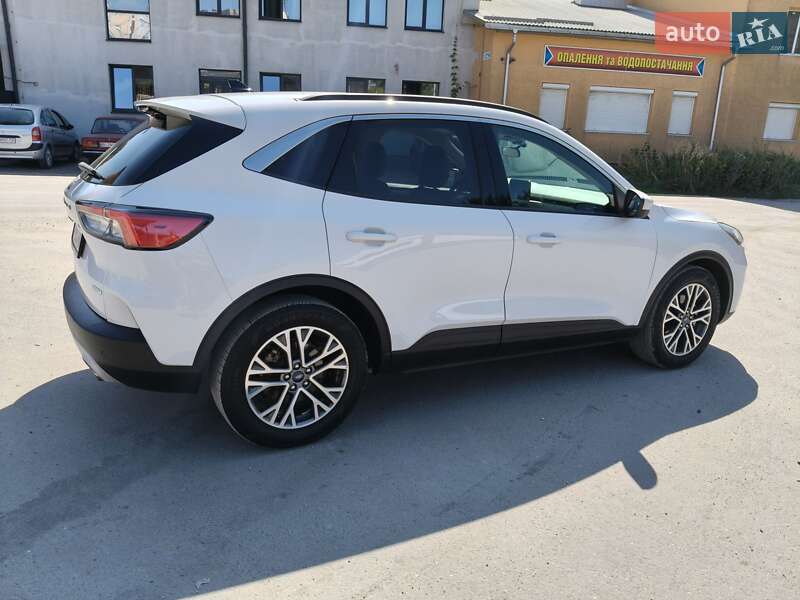 Внедорожник / Кроссовер Ford Escape 2019 в Тернополе
