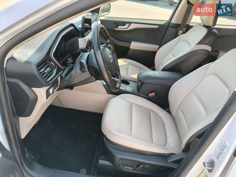 Внедорожник / Кроссовер Ford Escape 2019 в Тернополе