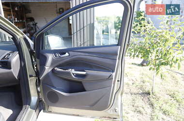 Внедорожник / Кроссовер Ford Escape 2012 в 