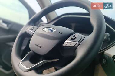 Внедорожник / Кроссовер Ford Escape 2019 в 