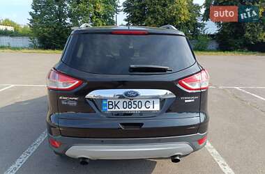 Внедорожник / Кроссовер Ford Escape 2014 в 