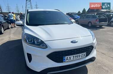 Внедорожник / Кроссовер Ford Escape 2020 в 