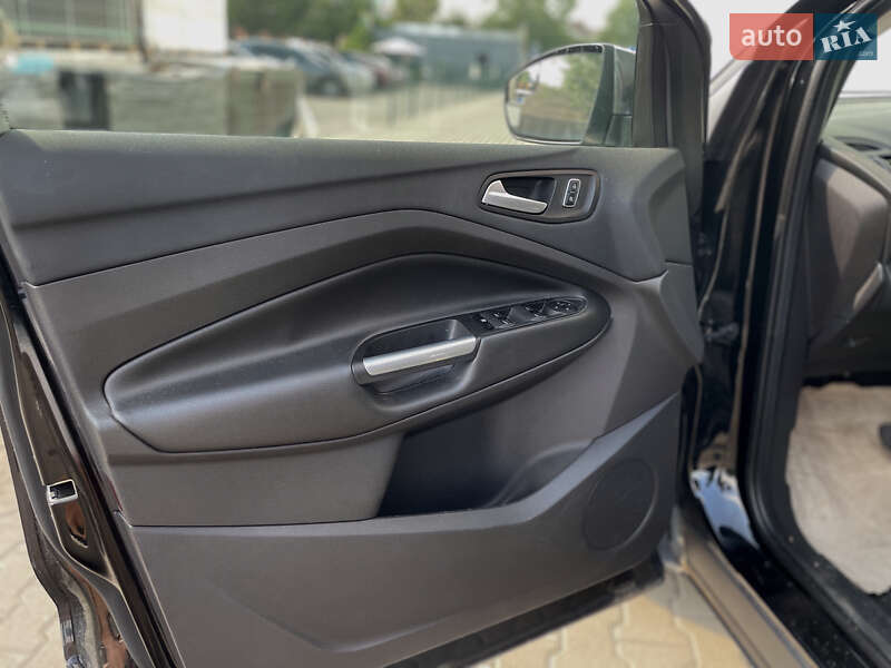 Внедорожник / Кроссовер Ford Escape 2015 в Киеве