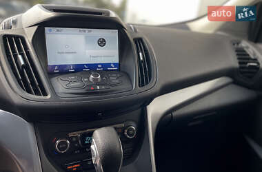 Внедорожник / Кроссовер Ford Escape 2015 в 