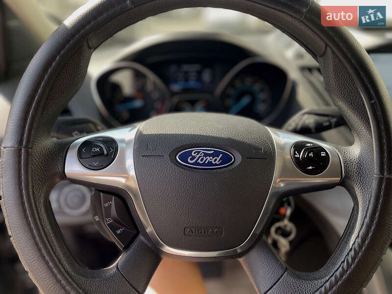 Внедорожник / Кроссовер Ford Escape 2015 в Киеве