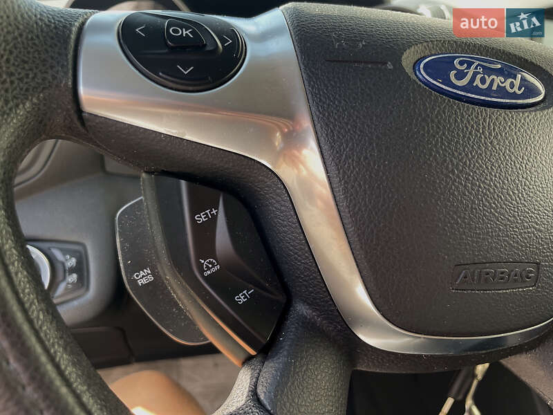 Внедорожник / Кроссовер Ford Escape 2015 в Киеве