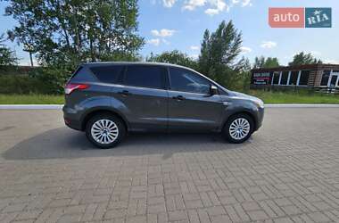 Внедорожник / Кроссовер Ford Escape 2015 в 