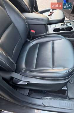 Внедорожник / Кроссовер Ford Escape 2019 в 