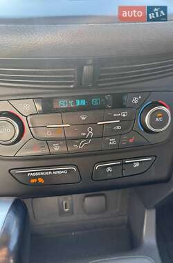 Внедорожник / Кроссовер Ford Escape 2017 в 
