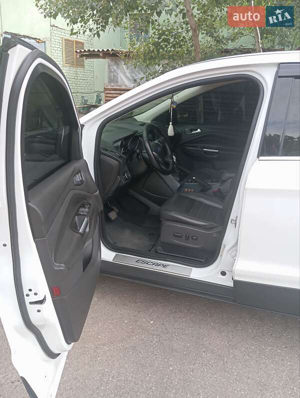 Внедорожник / Кроссовер Ford Escape 2014 в Каменском