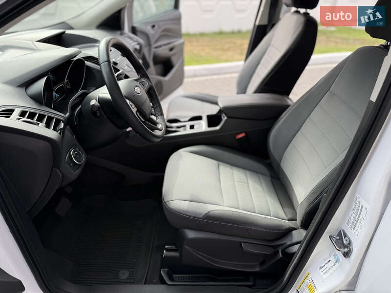 Внедорожник / Кроссовер Ford Escape 2017 в Днепре
