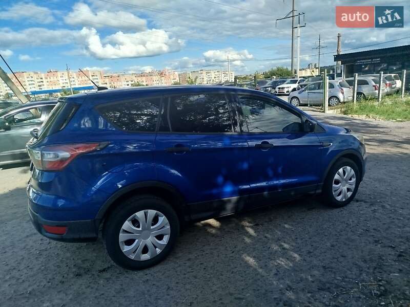 Внедорожник / Кроссовер Ford Escape 2017 в Ровно