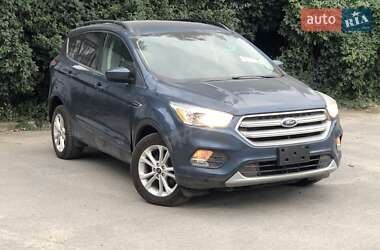 Внедорожник / Кроссовер Ford Escape 2018 в 