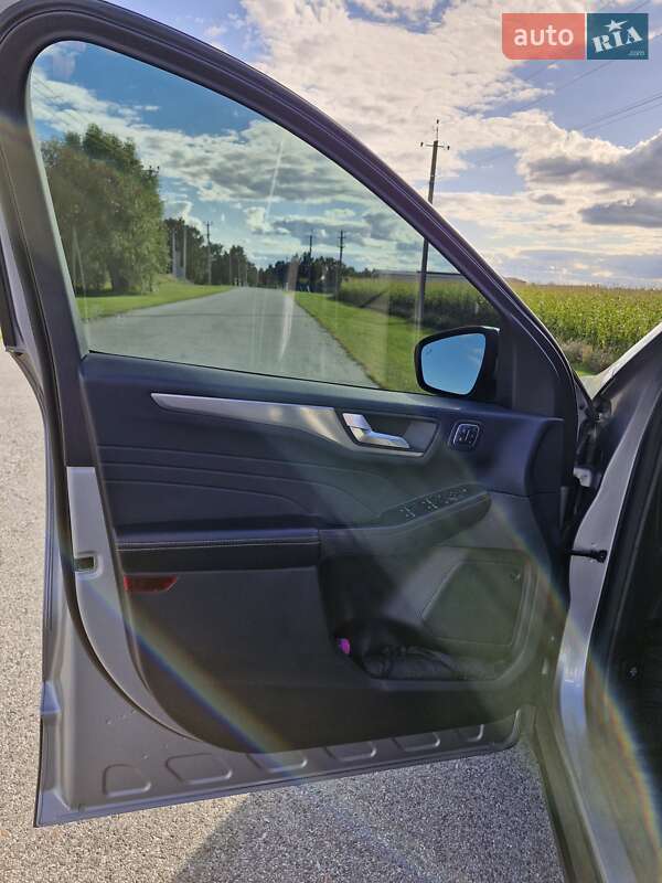 Внедорожник / Кроссовер Ford Escape 2021 в Киеве