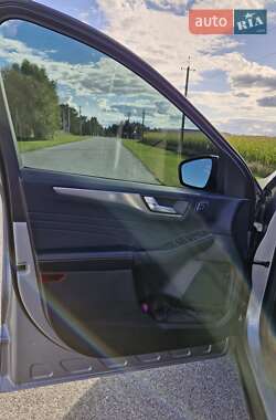 Внедорожник / Кроссовер Ford Escape 2021 в 