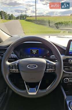 Внедорожник / Кроссовер Ford Escape 2021 в 