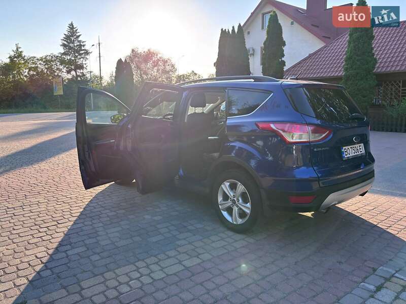 Внедорожник / Кроссовер Ford Escape 2015 в Тернополе