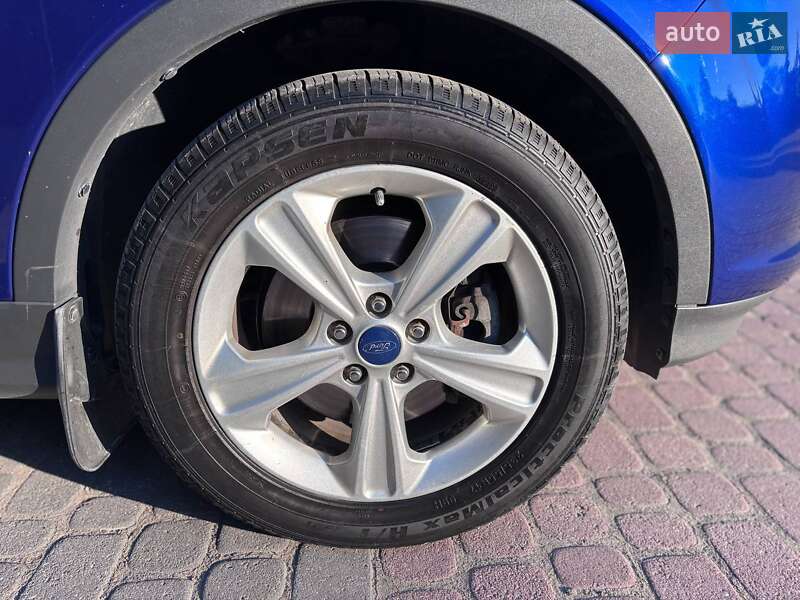 Внедорожник / Кроссовер Ford Escape 2015 в Тернополе