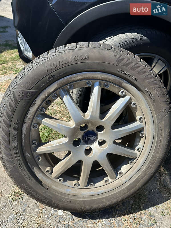 Внедорожник / Кроссовер Ford Escape 2017 в Хороле