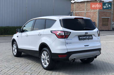 Внедорожник / Кроссовер Ford Escape 2016 в 