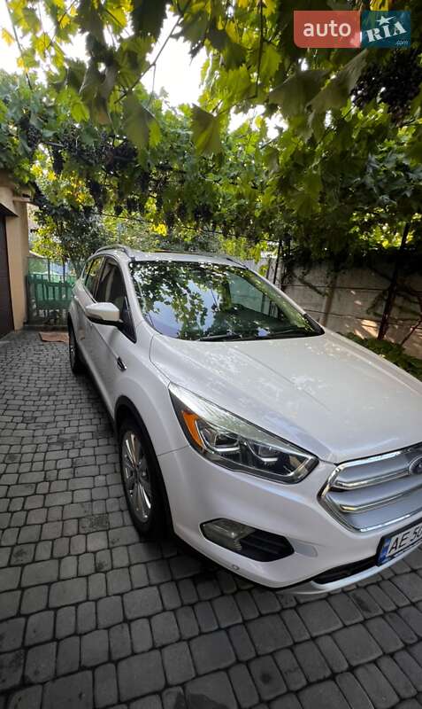 Внедорожник / Кроссовер Ford Escape 2016 в Днепре