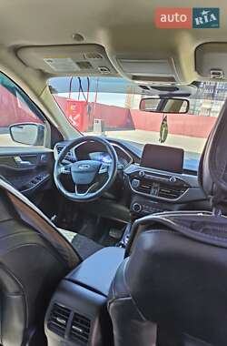 Внедорожник / Кроссовер Ford Escape 2020 в 