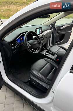 Внедорожник / Кроссовер Ford Escape 2020 в 
