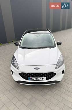 Внедорожник / Кроссовер Ford Escape 2020 в 