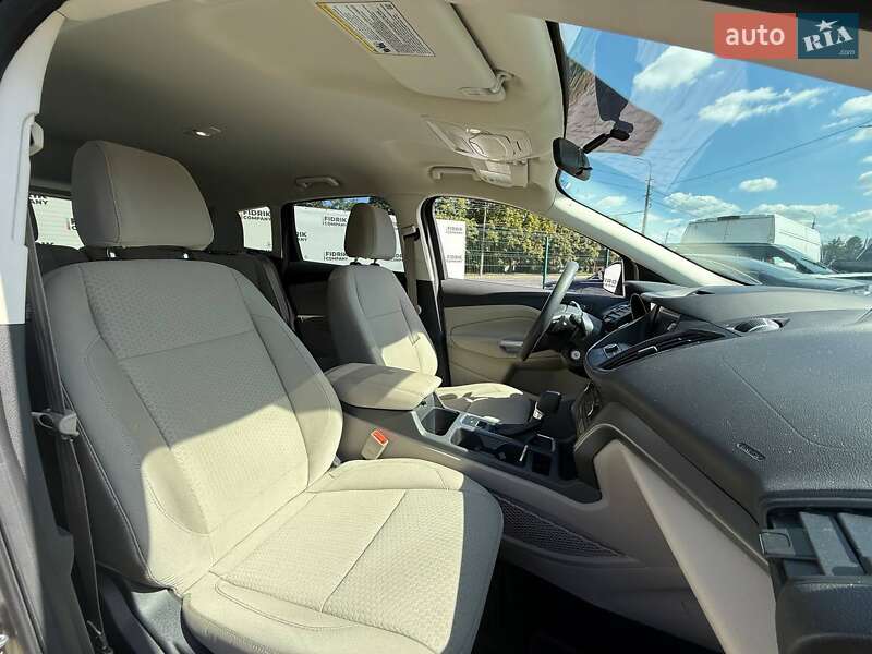 Внедорожник / Кроссовер Ford Escape 2017 в Луцке