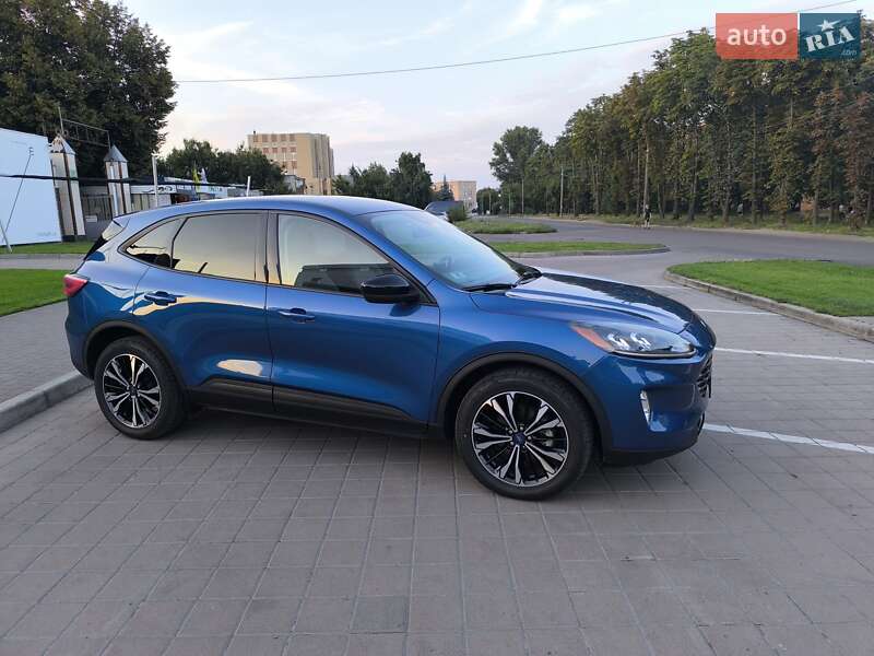 Внедорожник / Кроссовер Ford Escape 2022 в Черкассах