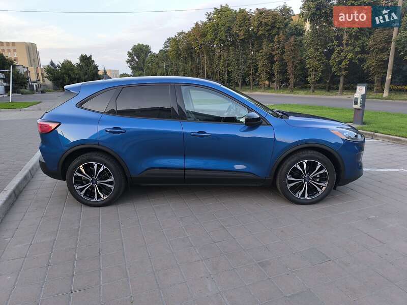 Внедорожник / Кроссовер Ford Escape 2022 в Черкассах