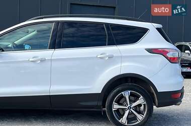 Внедорожник / Кроссовер Ford Escape 2016 в 